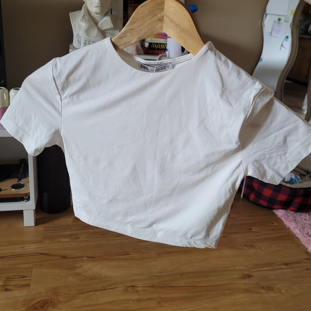 Cropped Stretchy T-Shirt